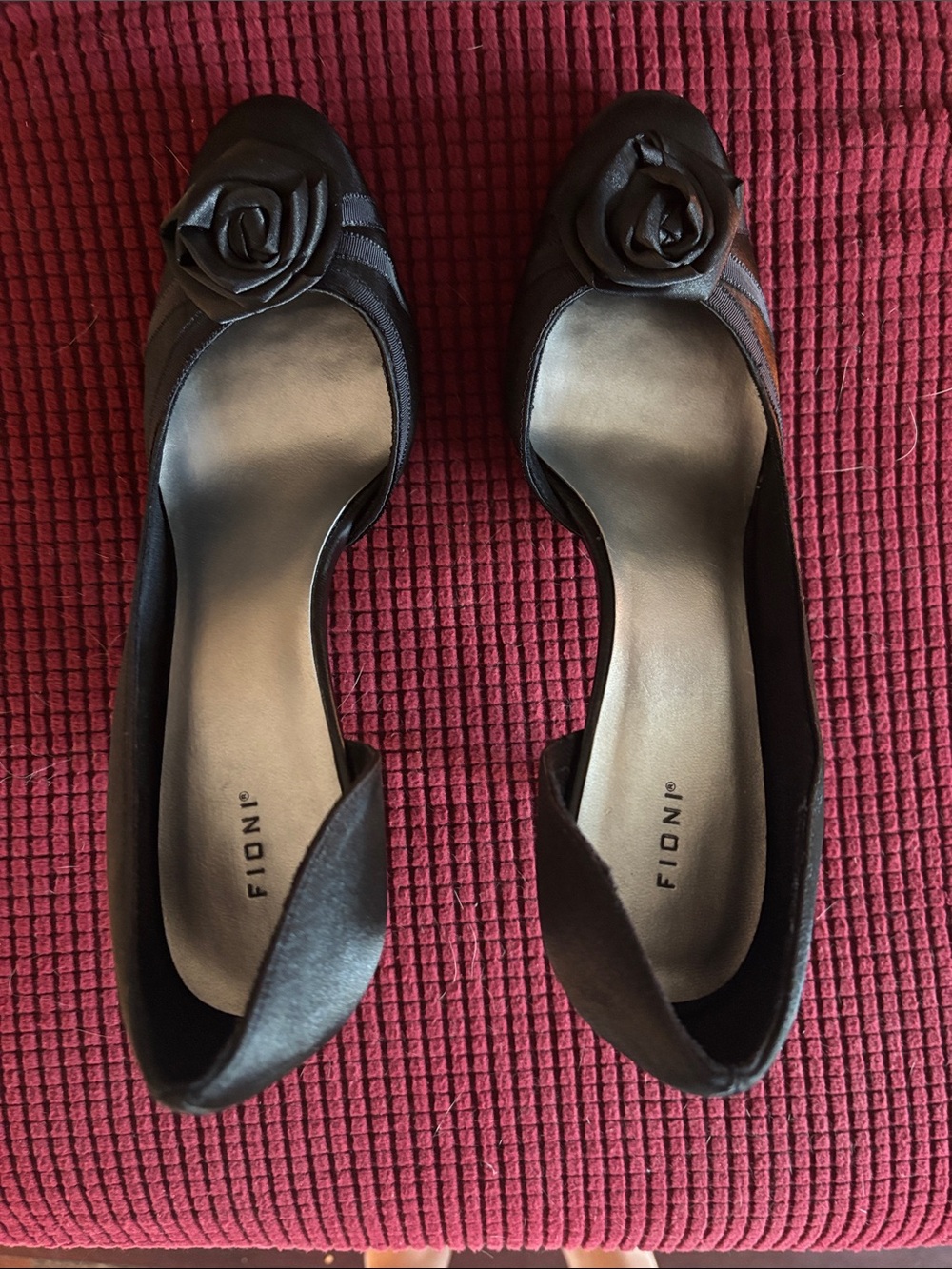 FIONI Clothing Black Rose-Embellished Ballet Flats